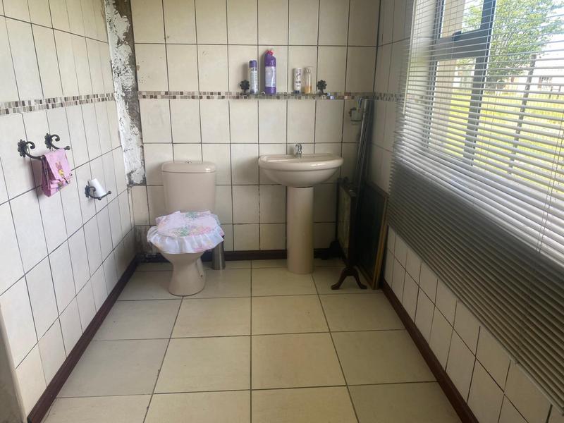 6 Bedroom Property for Sale in Elliot Eastern Cape